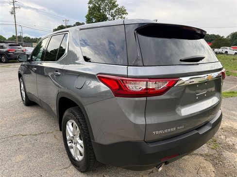 Used 2020 Chevrolet Traverse LS AWD/4WD image 3