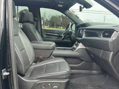 Used 2021 GMC Yukon Denali w/ Denali Premium Package image 20