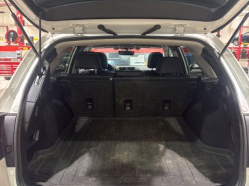 Used 2018 Subaru Outback 2.5i Limited image 43