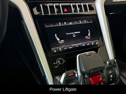 Used 2021 Lamborghini Urus image 11
