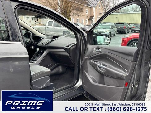 Used 2015 Ford Escape SE image 16