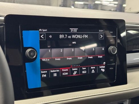 New 2025 Volkswagen Taos SEL image 28