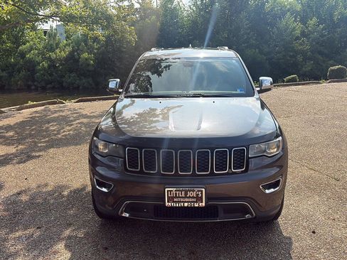 Used 2018 Jeep Grand Cherokee Limited AWD/4WD image 14