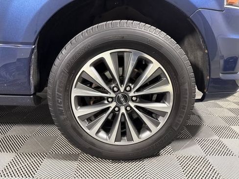 Used 2015 Lincoln Navigator 4WD image 23