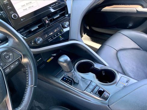 Used 2022 Toyota Camry XSE FWD image 16