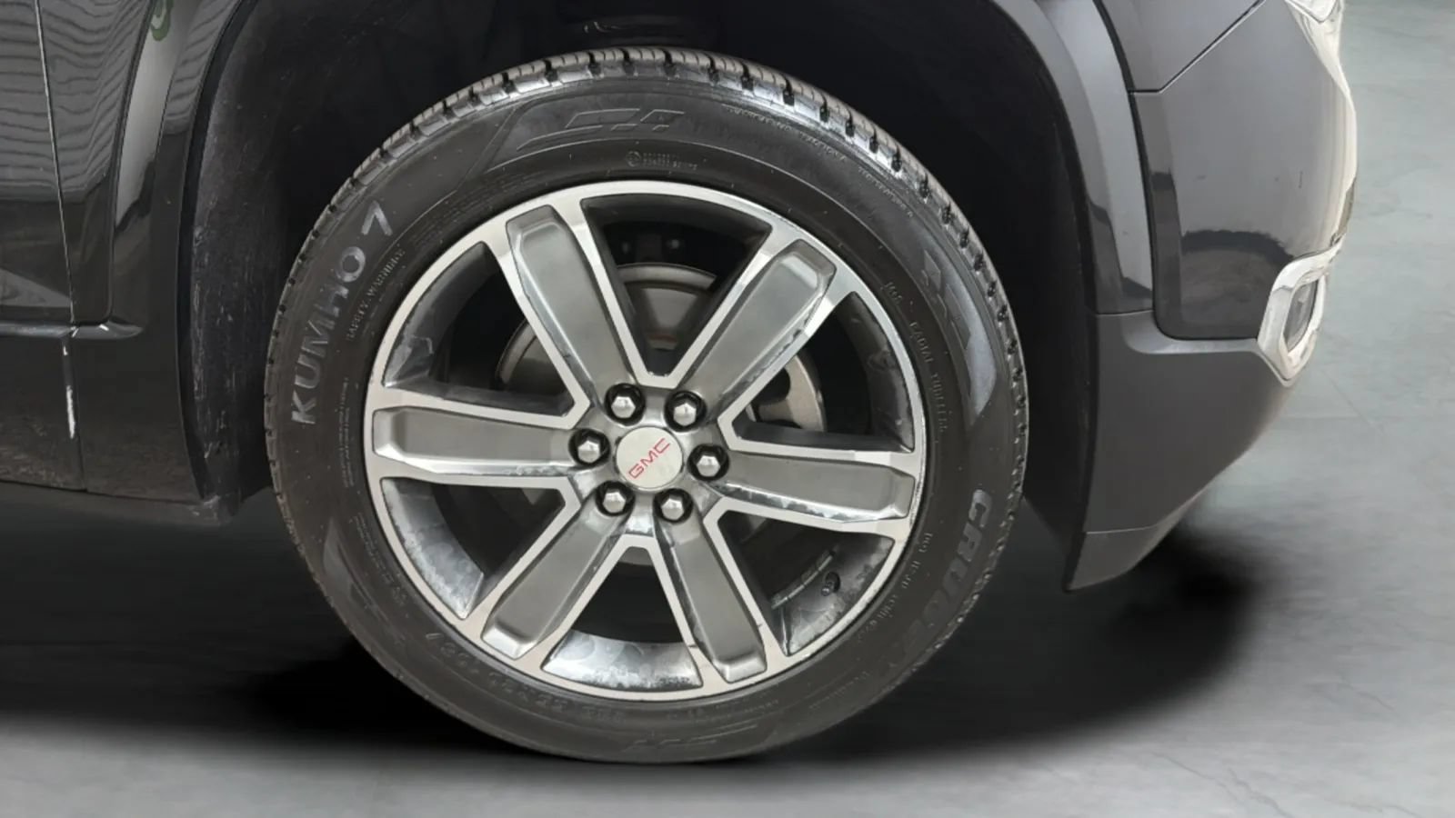 Used 2017 GMC Acadia Denali w/ Technology Package FWD image 24