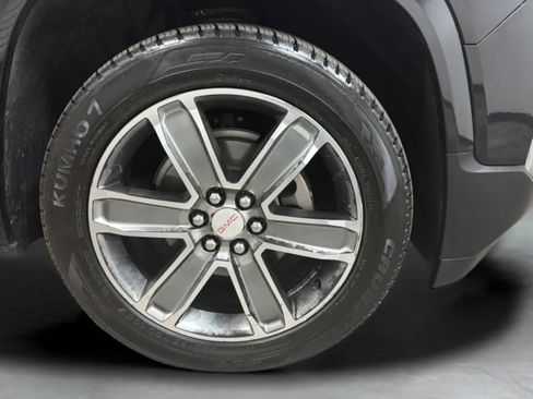 Used 2017 GMC Acadia Denali w/ Technology Package FWD image 24