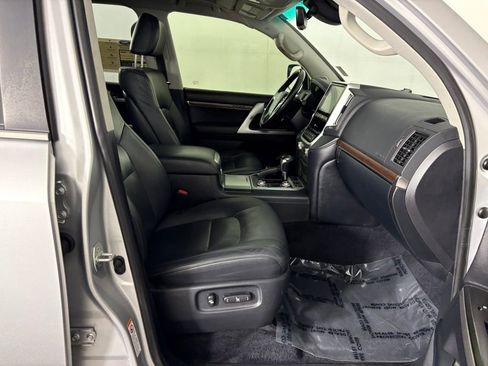 Used 2016 Toyota Land Cruiser AWD/4WD image 35