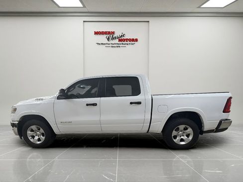 Used 2025 RAM 1500 Big Horn AWD/4WD image 4