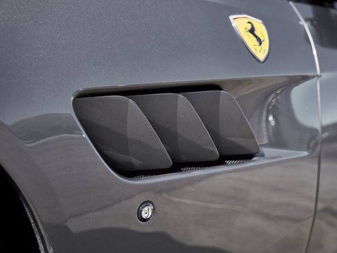 Used 2020 Ferrari GTC4Lusso V12 image 10