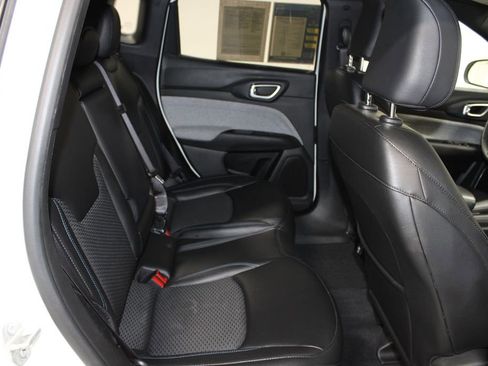 Used 2024 Jeep Compass Latitude image 26