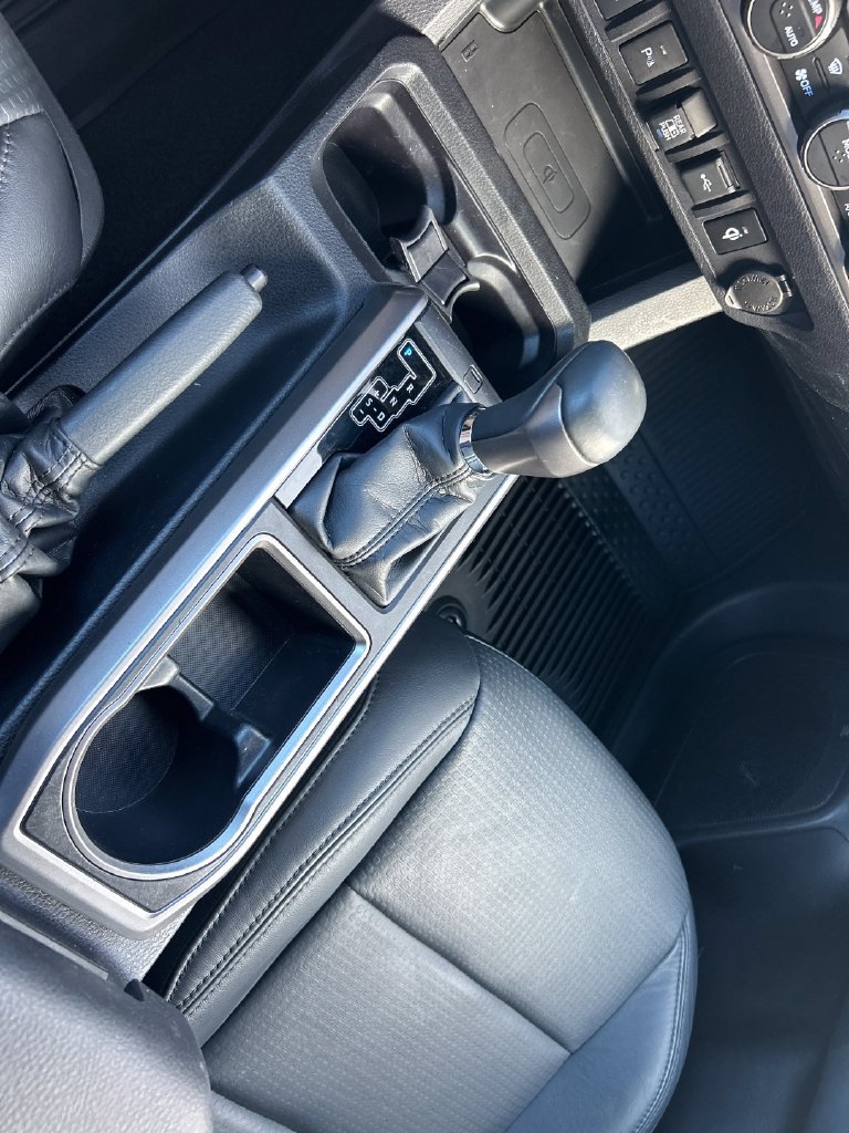 Used 2021 Toyota Tacoma Limited AWD/4WD image 25