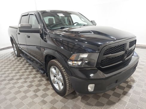 Used 2019 RAM 1500 Classic SLT AWD/4WD image 4