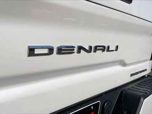 Used 2024 GMC Sierra 2500 Denali w/ Denali Reserve Package image 9
