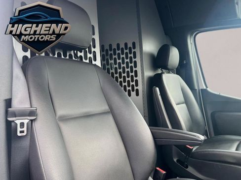 Used 2020 Mercedes-Benz Sprinter 2500 image 16