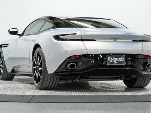 Used 2018 Aston Martin DB11 V12 image 11