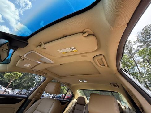 Used 2012 Hyundai Genesis 3.8 w/ Premium Pkg RWD image 57