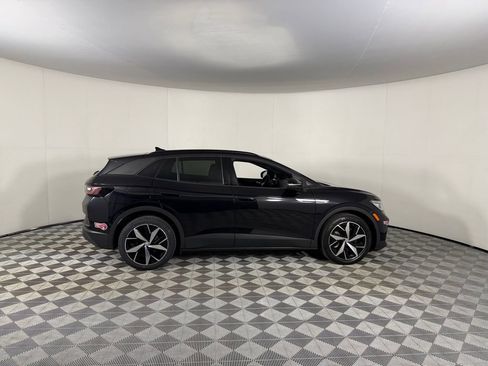 Used 2023 Volkswagen ID.4 Pro image 3