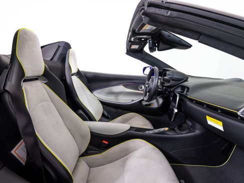 New 2025 McLaren Artura Spider RWD image 23