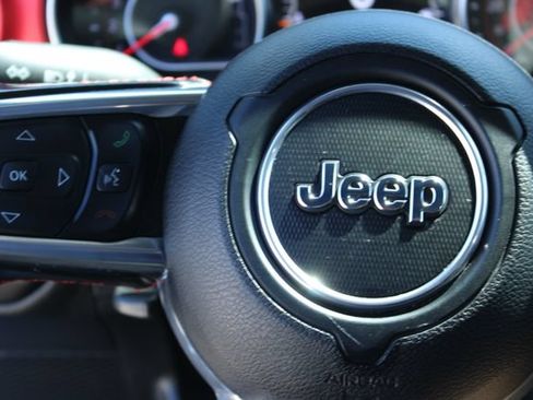 Used 2022 Jeep Wrangler Unlimited Rubicon AWD/4WD image 22