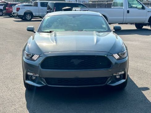 Used 2016 Ford Mustang Coupe RWD image 8