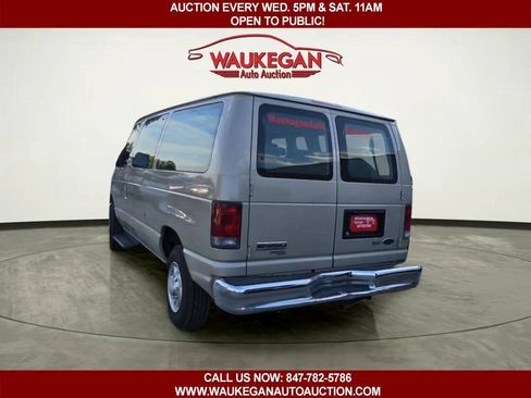 Used 2011 Ford E-350 and Econoline 350 XLT RWD image 4