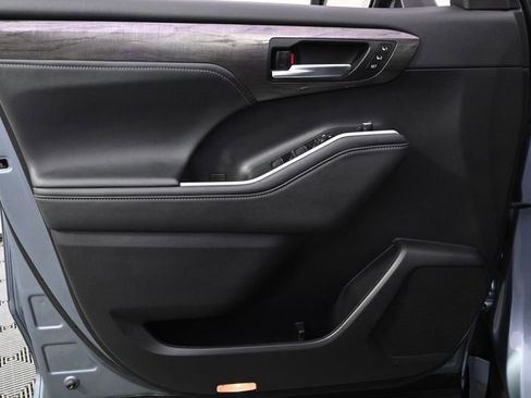 Used 2023 Toyota Highlander Platinum image 23