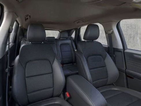 New 2025 Ford Escape SE w/ Class II Trailer Tow Package image 30