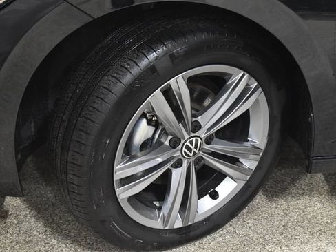 Used 2024 Volkswagen Jetta SE image 11