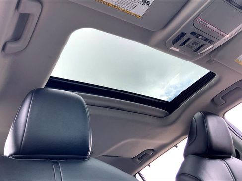 Used 2021 Toyota Highlander XLE image 14