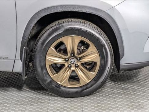 Used 2022 Toyota Highlander Bronze Edition image 33