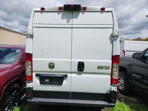 Used 2024 RAM ProMaster 2500 w/ Convenience Group FWD image 4