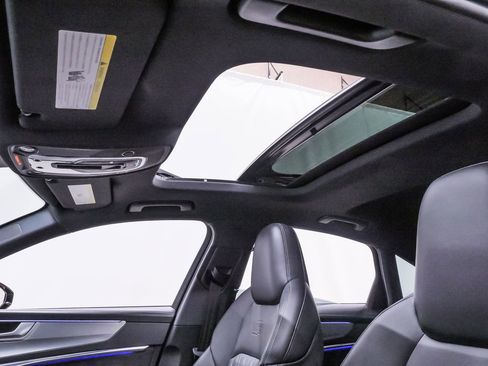 Used 2020 Audi S6 Prestige w/ Prestige Package image 10