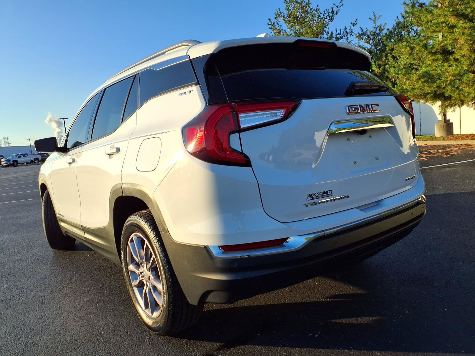Used 2022 GMC Terrain SLT AWD/4WD image 33