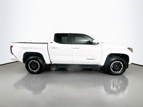 Used 2025 Toyota Tacoma SR5 image 4