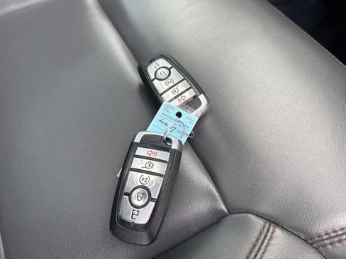 Used 2025 Ford Expedition Active AWD/4WD image 10