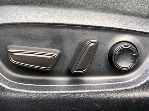 Used 2024 Toyota Camry SE image 33