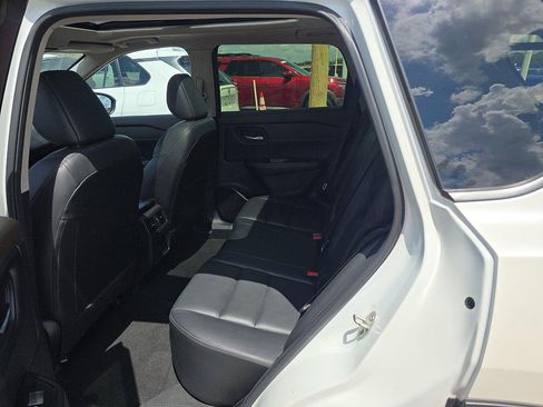 Used 2023 Nissan Rogue SL FWD image 10