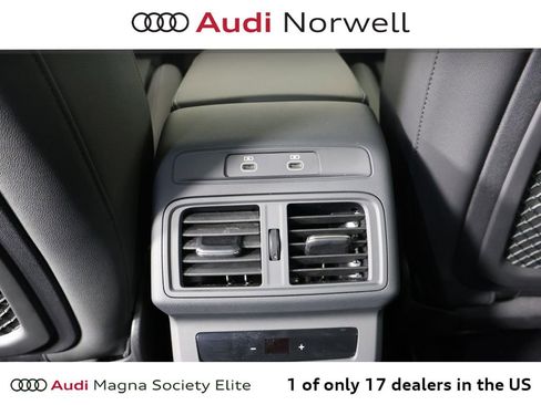 Used 2025 Audi Q5 2.0T Premium Plus w/ Premium Plus image 25