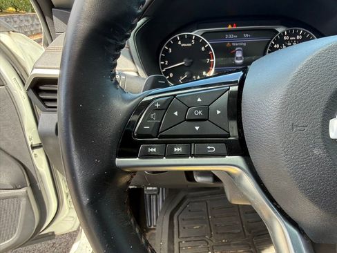 Used 2020 Nissan Altima 2.5 SR w/ Premium Package image 11