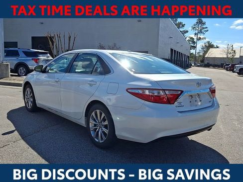 Used 2017 Toyota Camry XLE w/ Moonroof Package image 5