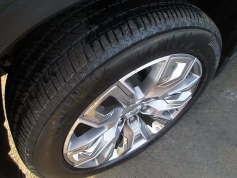 Certified 2024 GMC Sierra 1500 Denali image 12