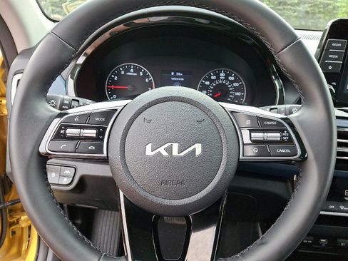 Used 2023 Kia Seltos S AWD/4WD image 8