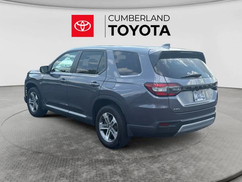 Used 2025 Honda Pilot EX-L image 3