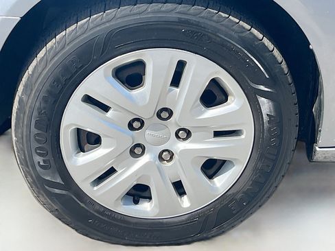 Used 2019 Dodge Grand Caravan SE FWD image 35