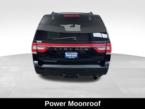 Used 2017 Lincoln Navigator Select image 8