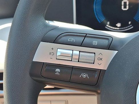 Certified 2025 Hyundai Tucson SE AWD/4WD image 17