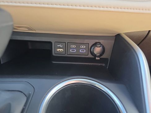 Used 2022 Toyota Highlander XLE image 28