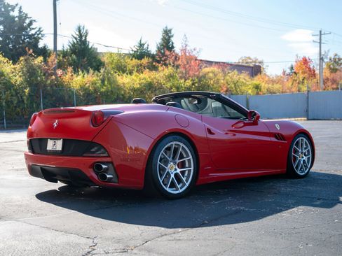 Used 2013 Ferrari California image 7