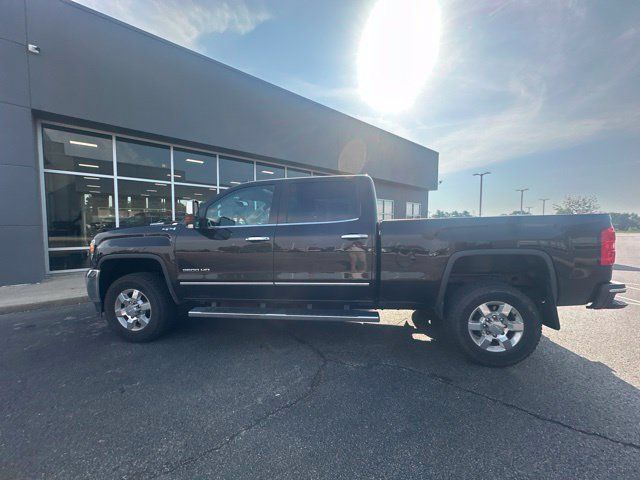 Used 2019 GMC Sierra 2500 SLT w/ Duramax Plus Package AWD/4WD image 8
